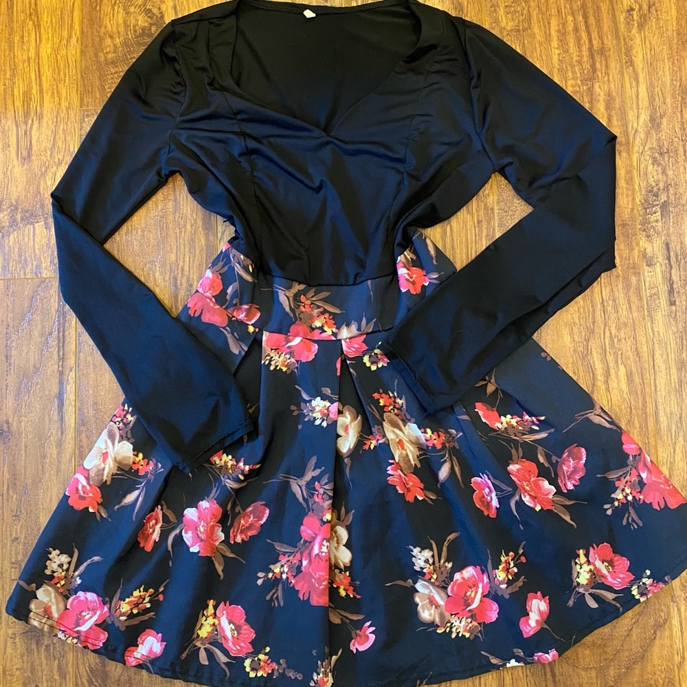 Vintage pinup style stretchy floral dress